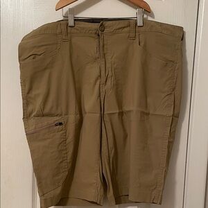 Eddie Bauer Men's Khaki Cargo Shorts